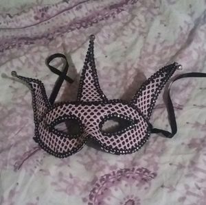 NWOT Court Jester Masquerade Mask, Pink & Black